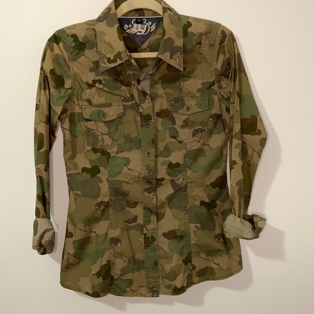Tommy Hilfiger Women’s Camo Shirt